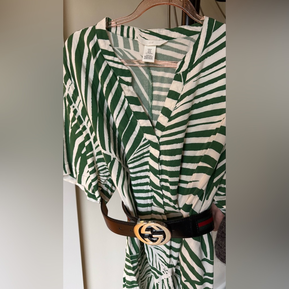 💖 H&M Summer Green and White Patterned Dress/Top